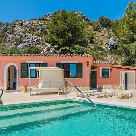 Villa With Private Mountain Ideal Runners Trailers Near Beach Approx 5 Min Walking Beach,Property Belong Puerto Pollensa Villas And Apartments Bagian luar foto