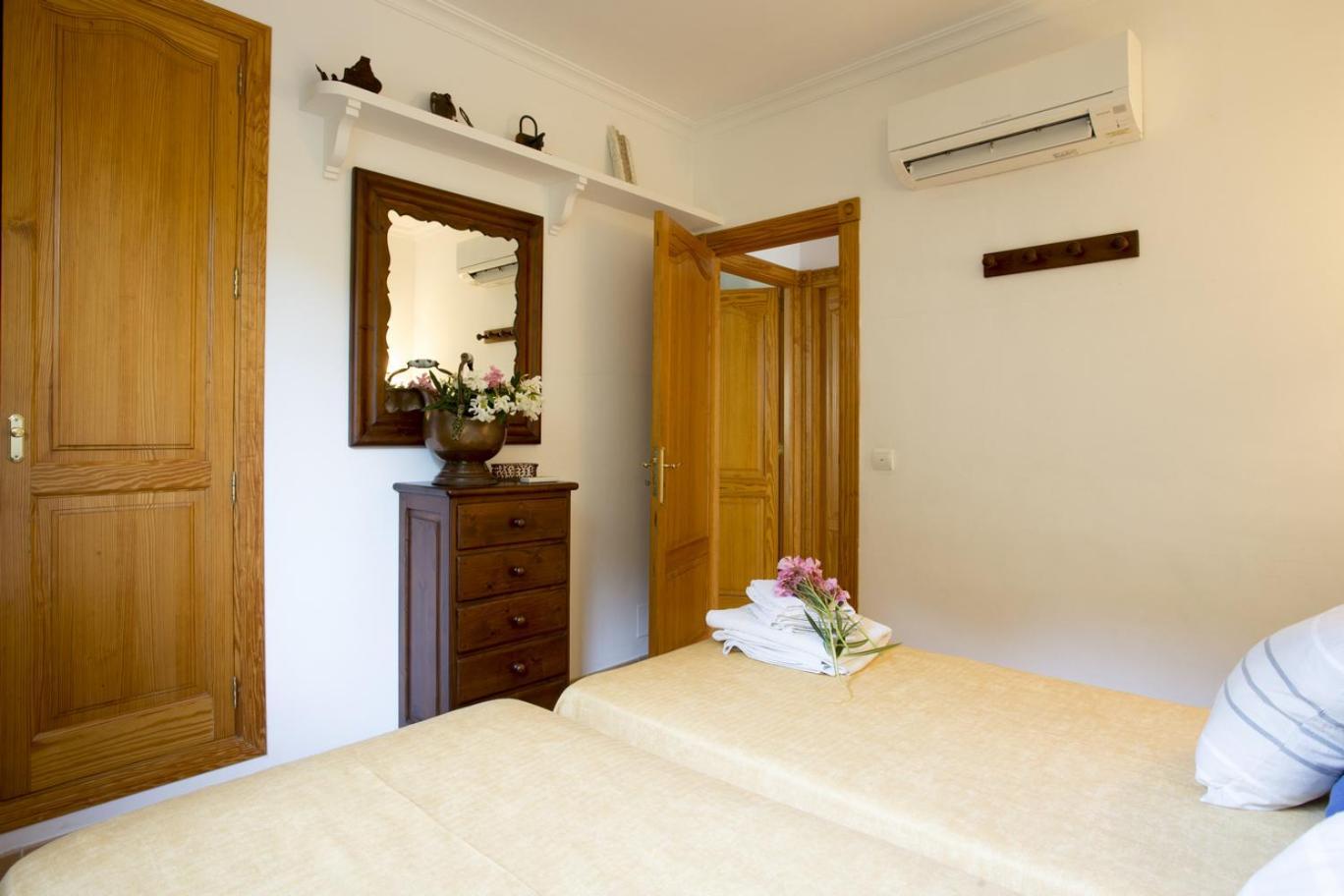 Villa With Private Mountain Ideal Runners Trailers Near Beach Approx 5 Min Walking Beach,Property Belong Puerto Pollensa Villas And Apartments Bagian luar foto